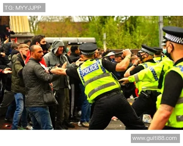 足球明星遭遇警察拦截事件真相揭秘引发热议与关注